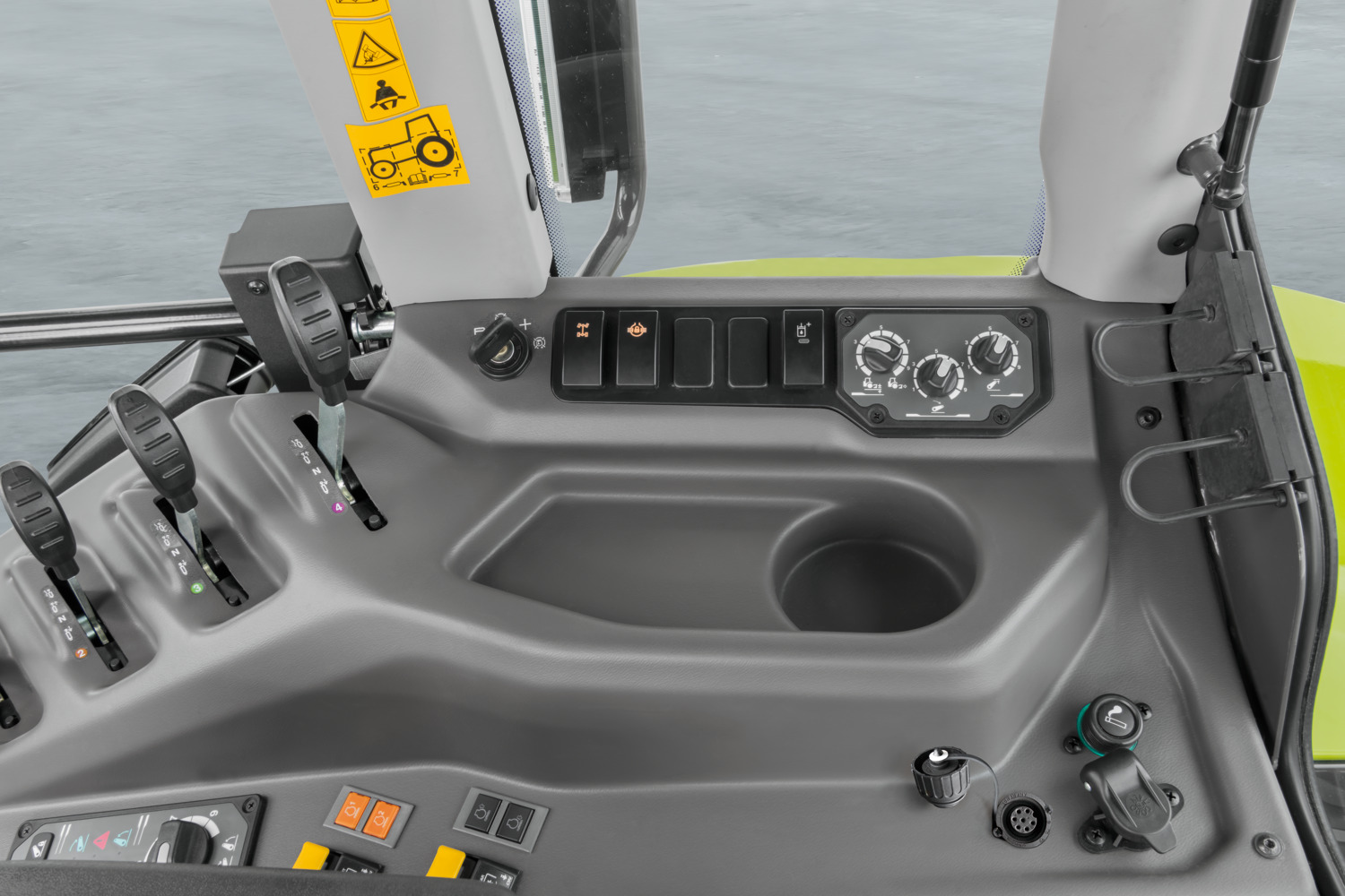 3 pary wyjść hydraulicznych