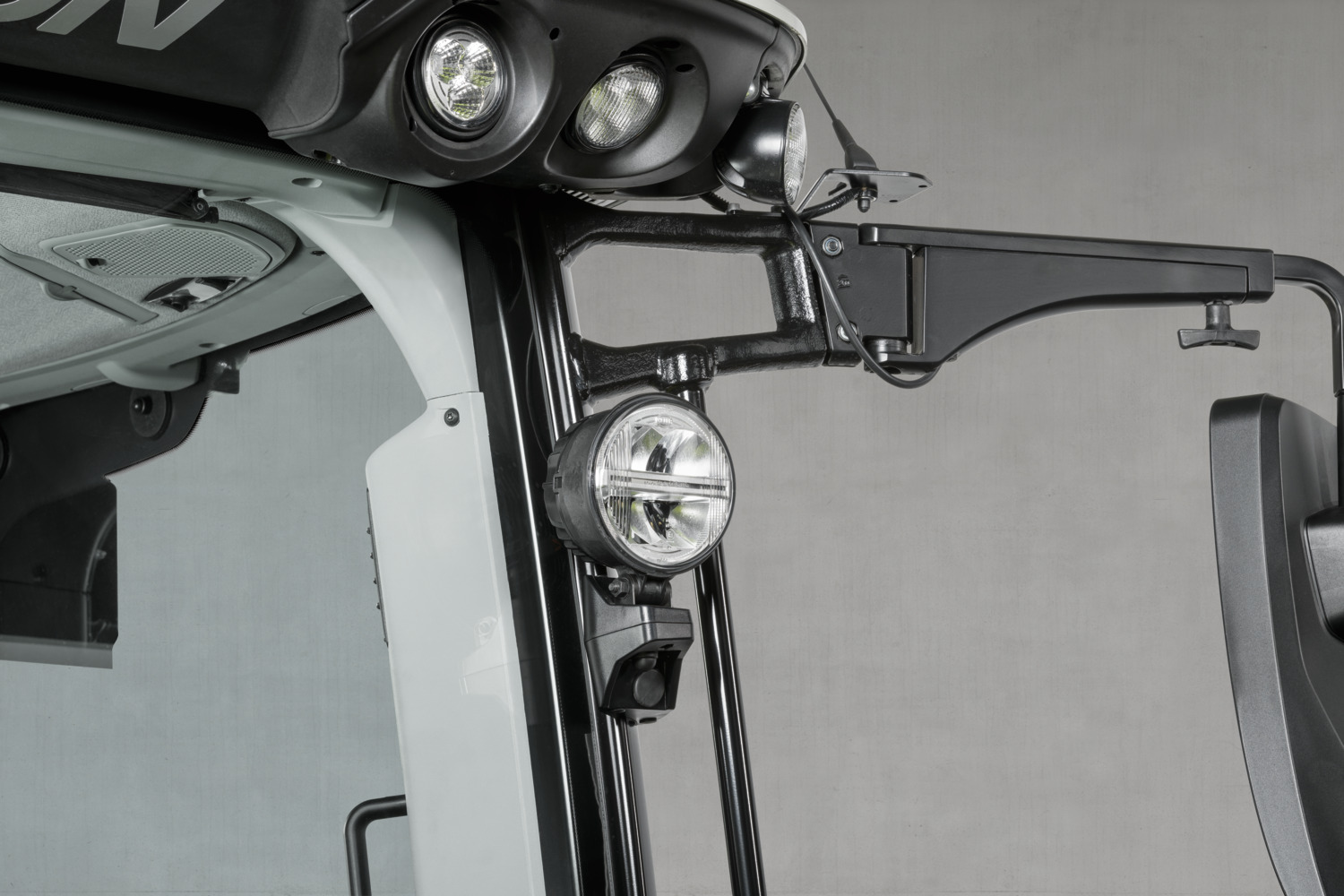 8 świateł roboczych LED