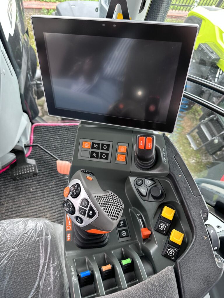 WhatsApp Image 2025-09-24 at 09.57.01 (1)